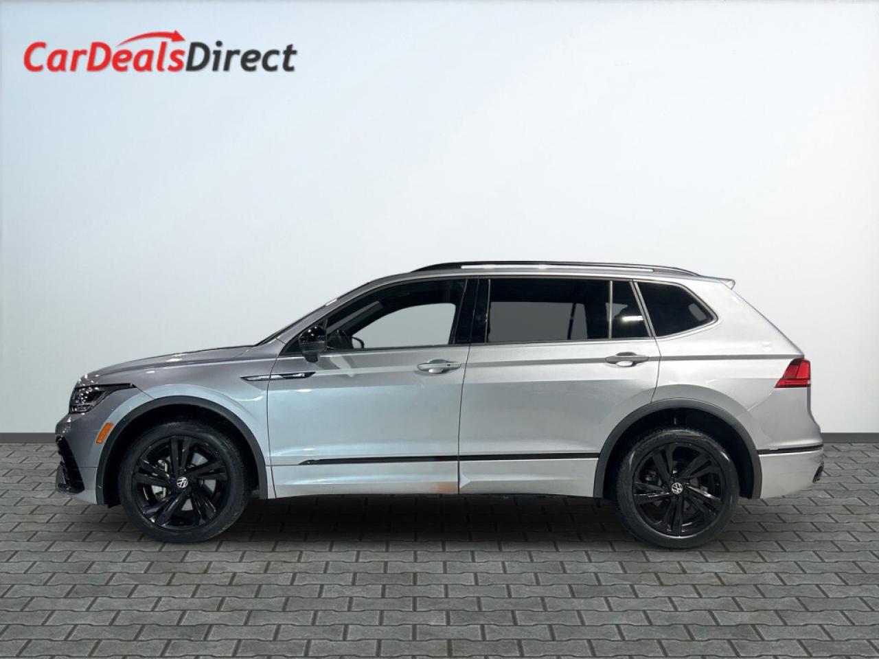 2023 Volkswagen Tiguan R-Line Black Edition 4MOTION/Leather/Sunroof/NAVI/ Photo2