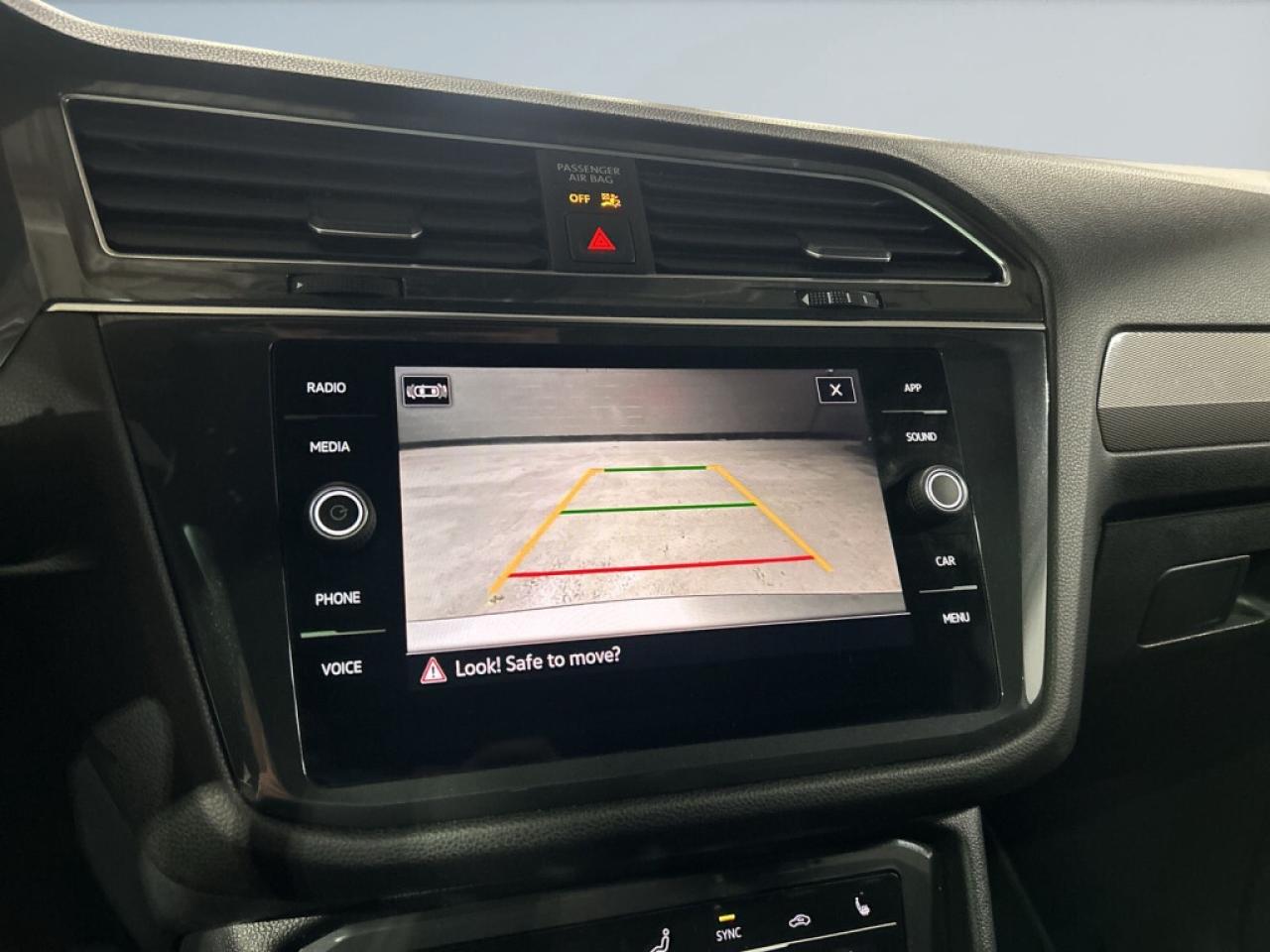 2023 Volkswagen Tiguan R-Line Black Edition 4MOTION/Leather/Sunroof/NAVI/ Photo