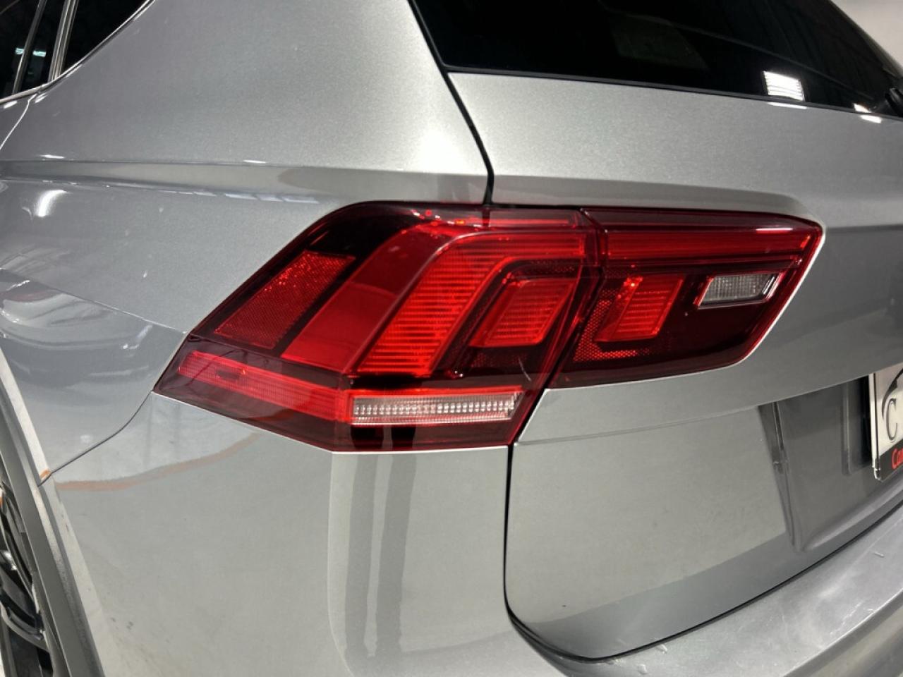 2023 Volkswagen Tiguan R-Line Black Edition 4MOTION/Leather/Sunroof/NAVI/ Photo