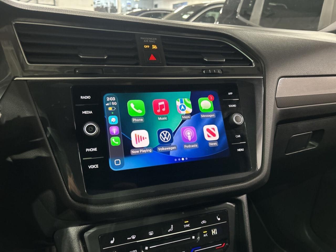 2023 Volkswagen Tiguan R-Line Black Edition 4MOTION/Leather/Sunroof/NAVI/ Photo