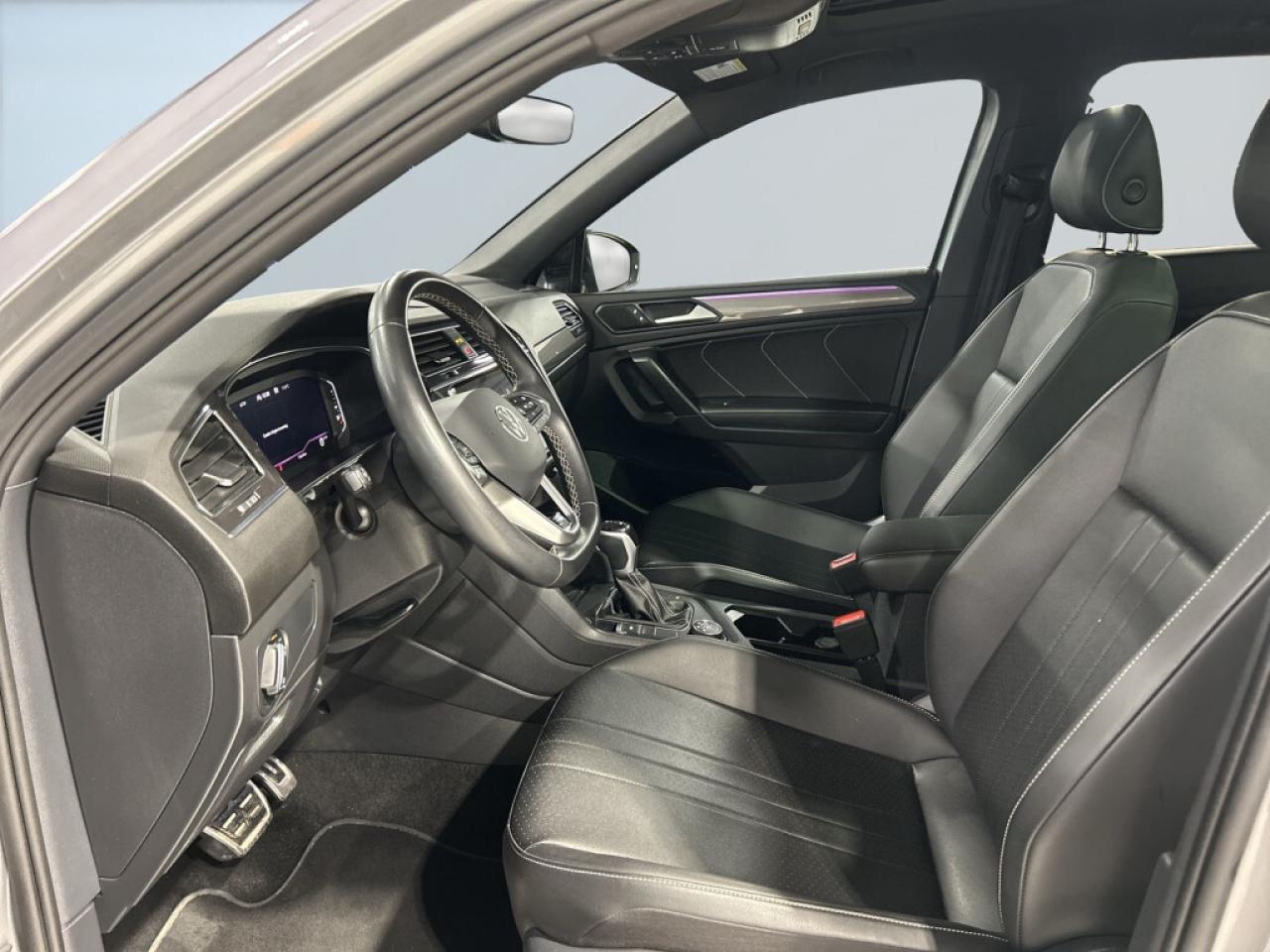 2023 Volkswagen Tiguan R-Line Black Edition 4MOTION/Leather/Sunroof/NAVI/ Photo