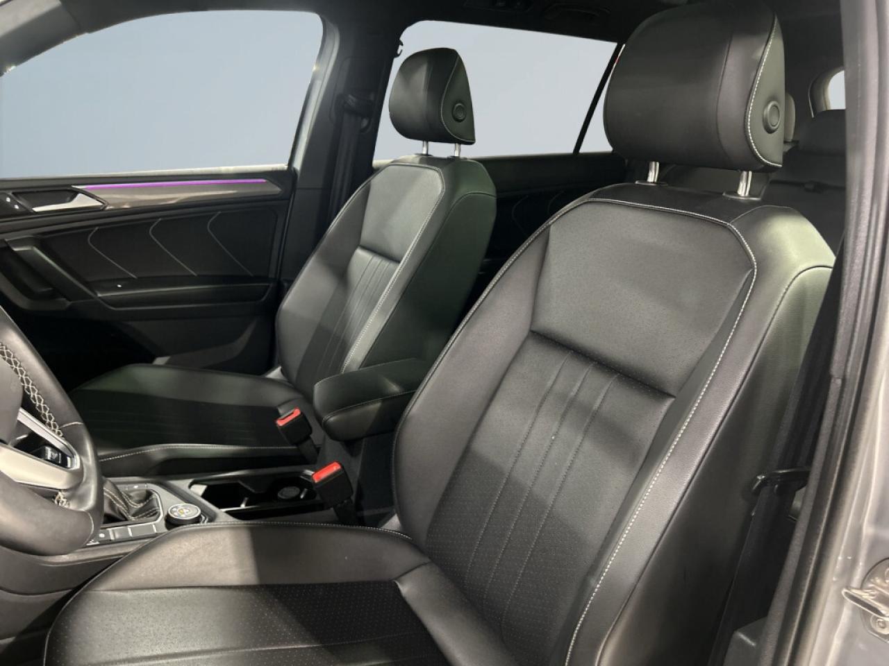 2023 Volkswagen Tiguan R-Line Black Edition 4MOTION/Leather/Sunroof/NAVI/ Photo