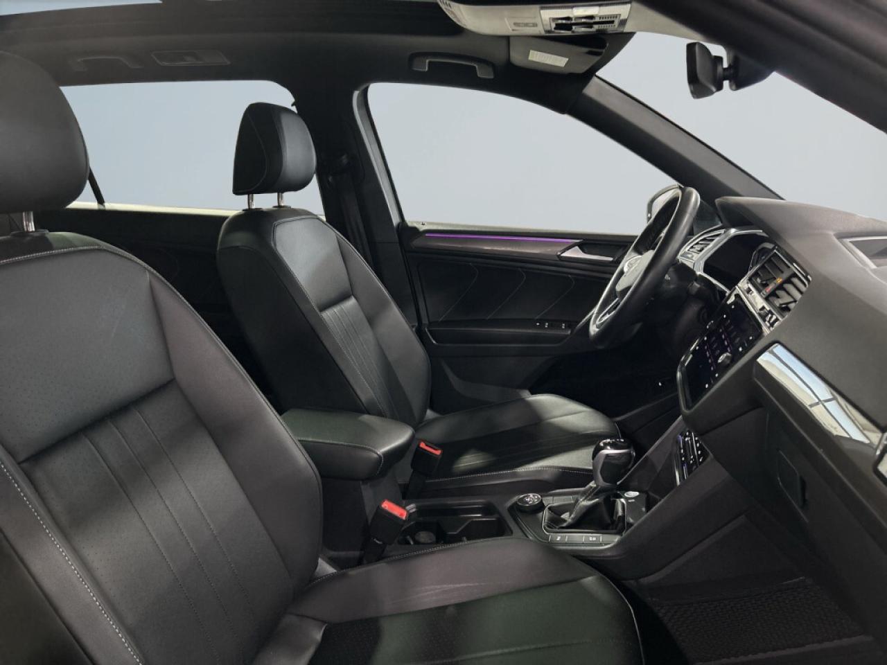 2023 Volkswagen Tiguan R-Line Black Edition 4MOTION/Leather/Sunroof/NAVI/ Photo