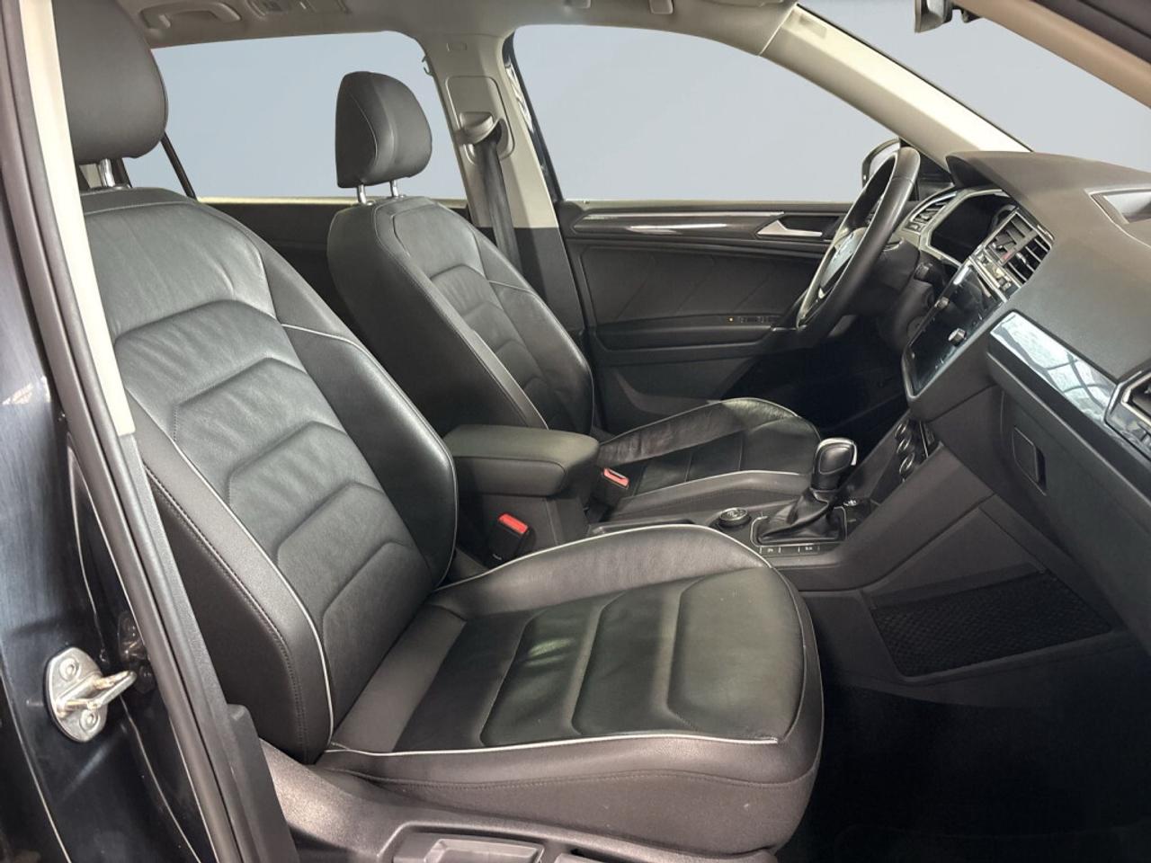 2020 Volkswagen Tiguan Highline 4MOTION / Remote Start / Leather / NAV / Photo