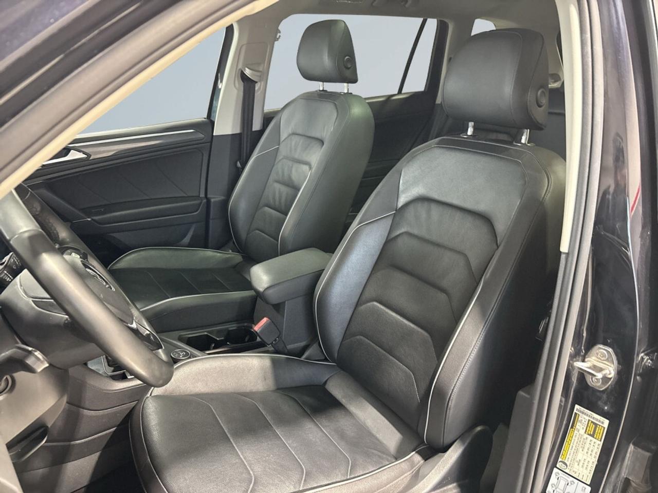 2020 Volkswagen Tiguan Highline 4MOTION / Remote Start / Leather / NAV / Photo