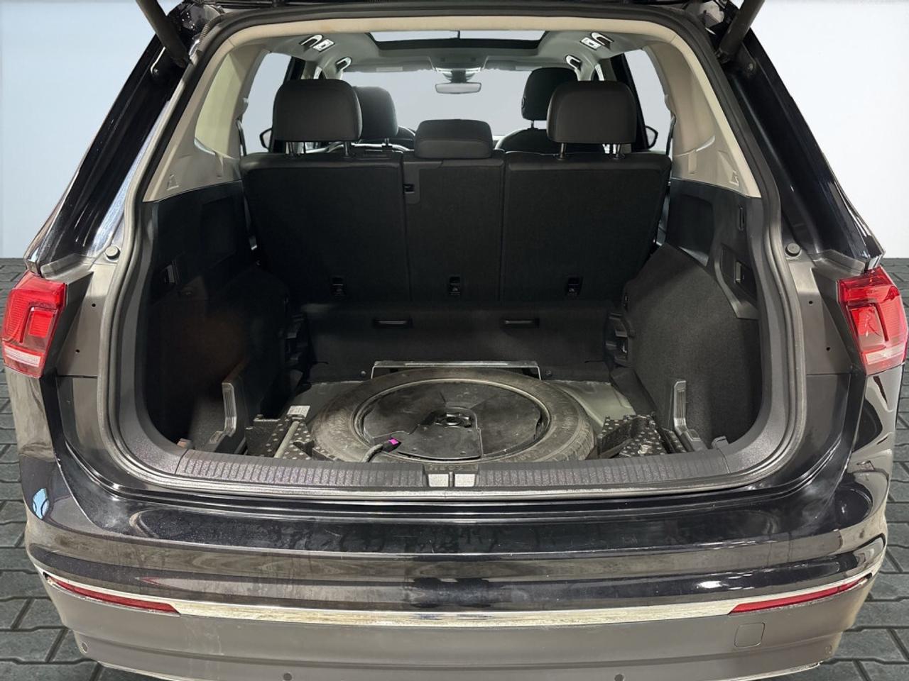 2020 Volkswagen Tiguan Highline 4MOTION / Remote Start / Leather / NAV / Photo