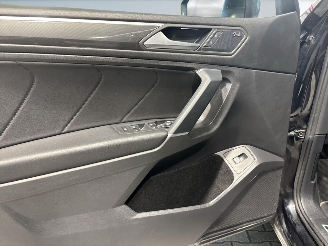 2020 Volkswagen Tiguan Highline 4MOTION / Remote Start / Leather / NAV / Photo