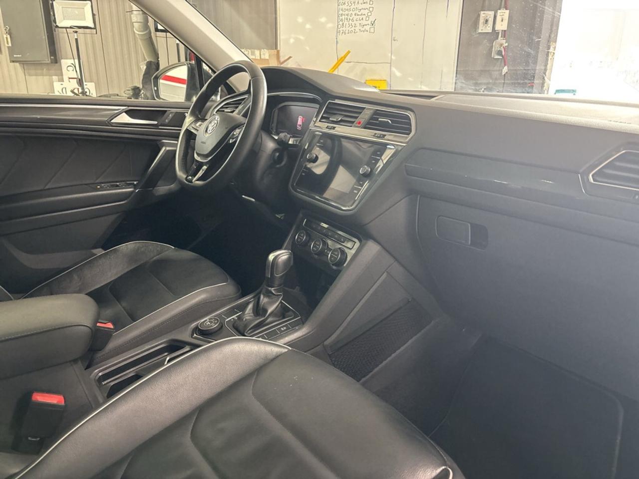 2020 Volkswagen Tiguan Highline 4MOTION / Remote Start / Leather / NAV / Photo