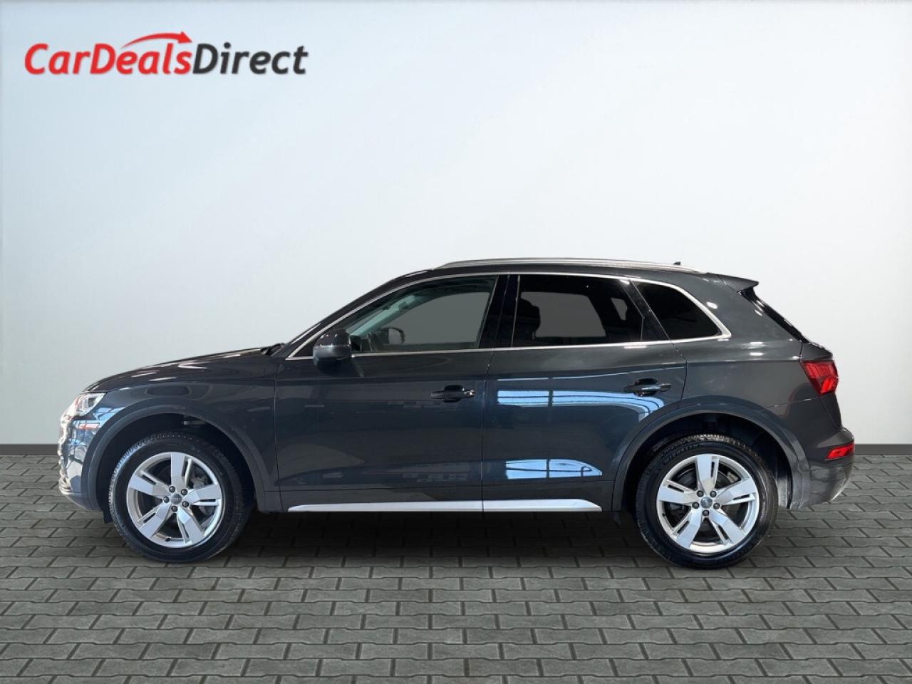 2020 Audi Q5 Technik/ No accidents/Compleat Service Records/Car Photo2