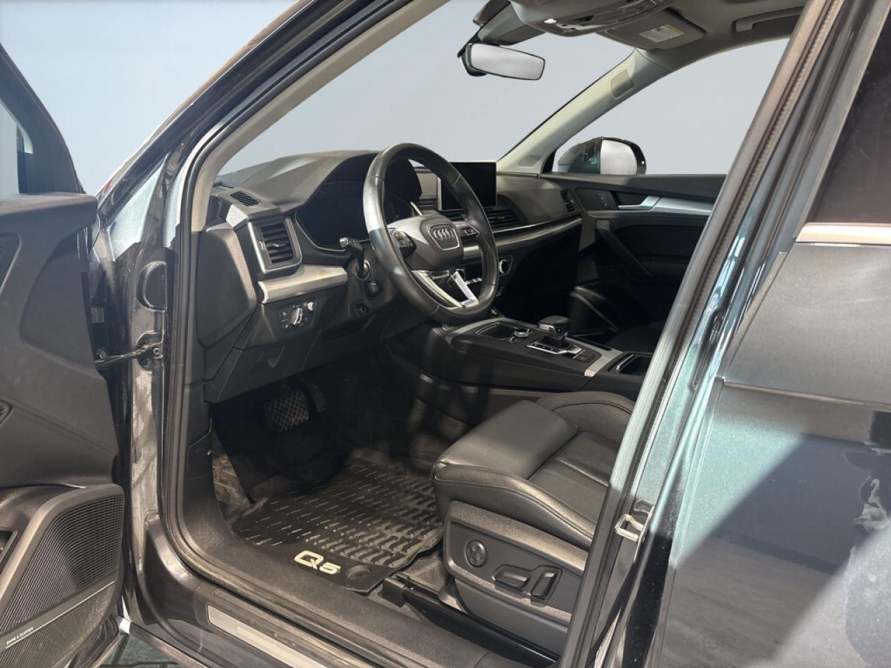 2020 Audi Q5 Technik/ No accidents/Compleat Service Records/Car Photo