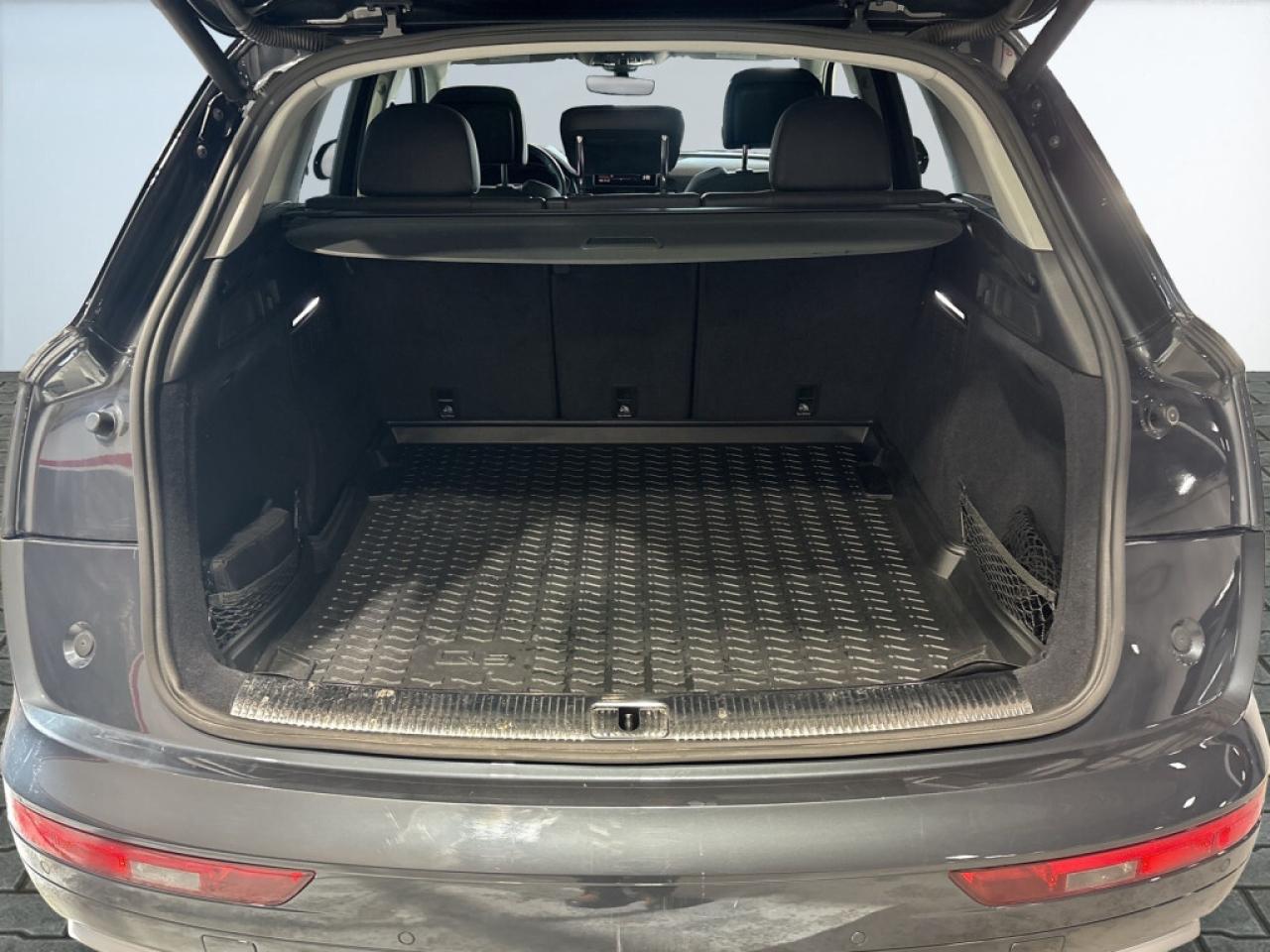 2020 Audi Q5 Technik/ No accidents/Compleat Service Records/Car Photo