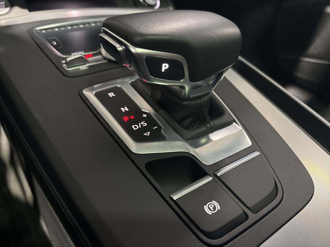 2020 Audi Q5 Technik/ No accidents/Compleat Service Records/Car Photo