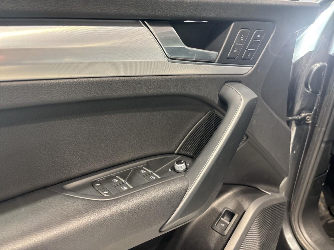 2020 Audi Q5 Technik/ No accidents/Compleat Service Records/Car Photo