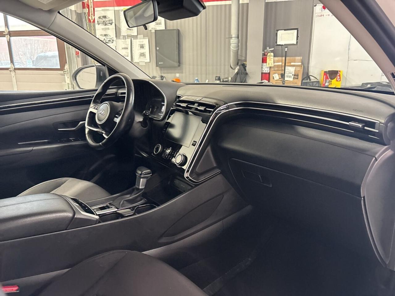 2022 Hyundai Tucson Preferred AWD / Lane Assist / Blind Spot Monitorin Photo