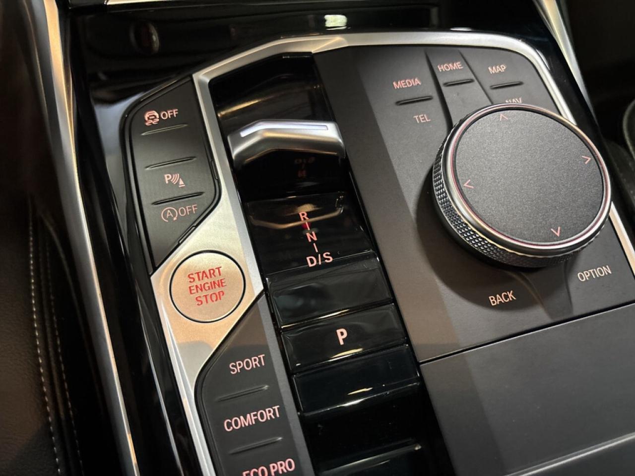 2024 BMW 330i i xDrive /Clean Carfax/One previses owner/Extra Cl Photo