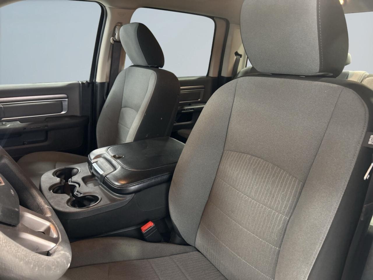 2023 RAM 1500 Classic SLT 4x4 /Express Appearance Pkg/Big Screen/NAVI/Ca Photo