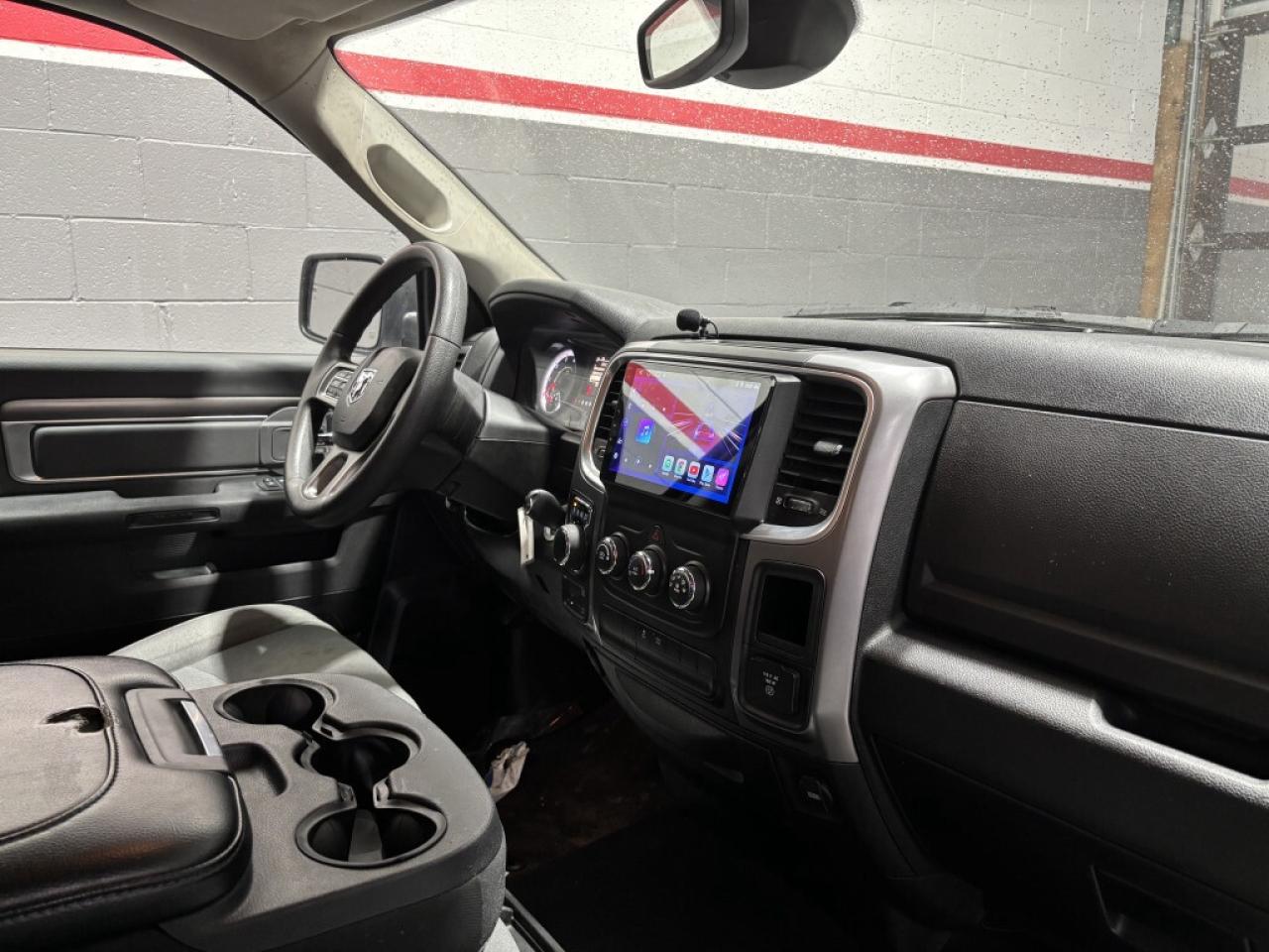 2023 RAM 1500 Classic SLT 4x4 /Express Appearance Pkg/Big Screen/NAVI/Ca Photo