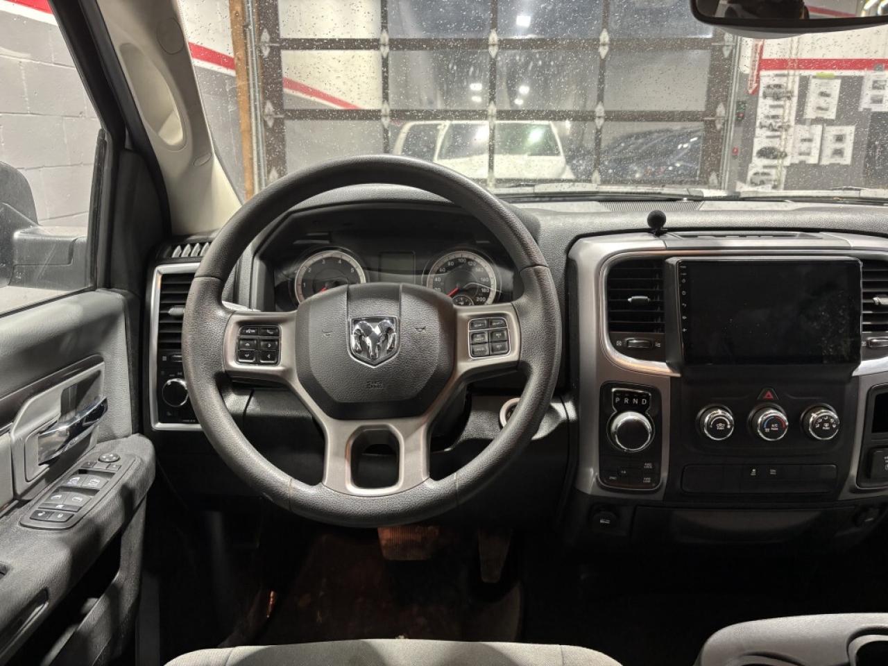 2023 RAM 1500 Classic SLT 4x4 /Express Appearance Pkg/Big Screen/NAVI/Ca Photo