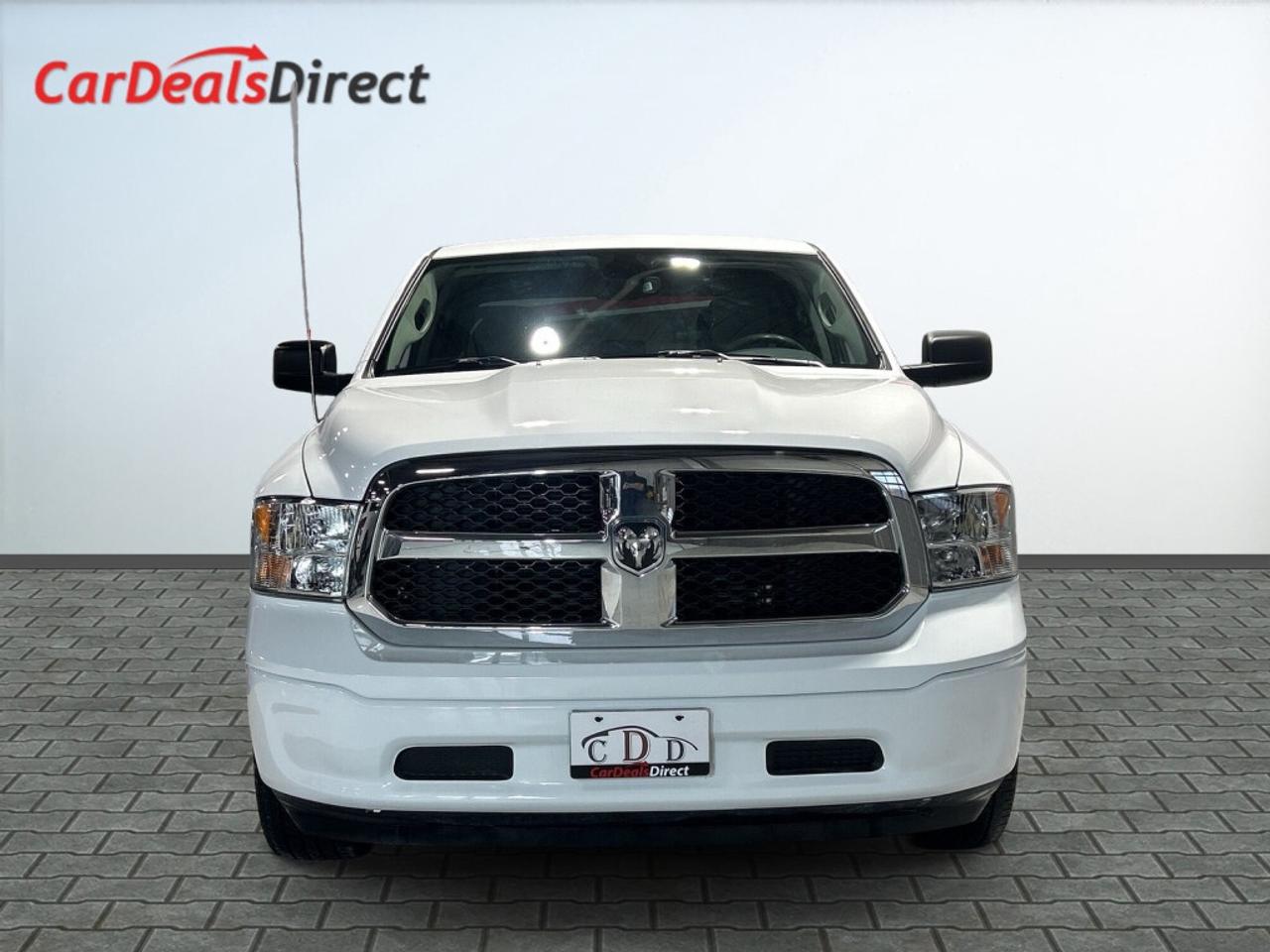 2023 RAM 1500 Classic SLT 4x4 /Express Appearance Pkg / Big Screen / NAV Photo2