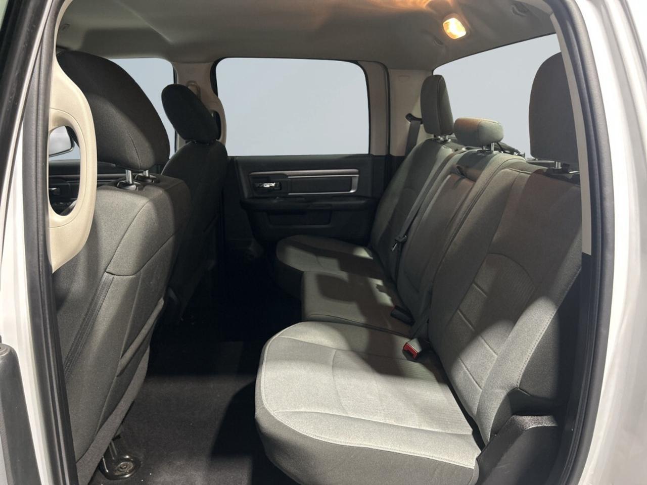 2023 RAM 1500 Classic SLT 4x4 /Express Appearance Pkg / Big Screen / NAV Photo