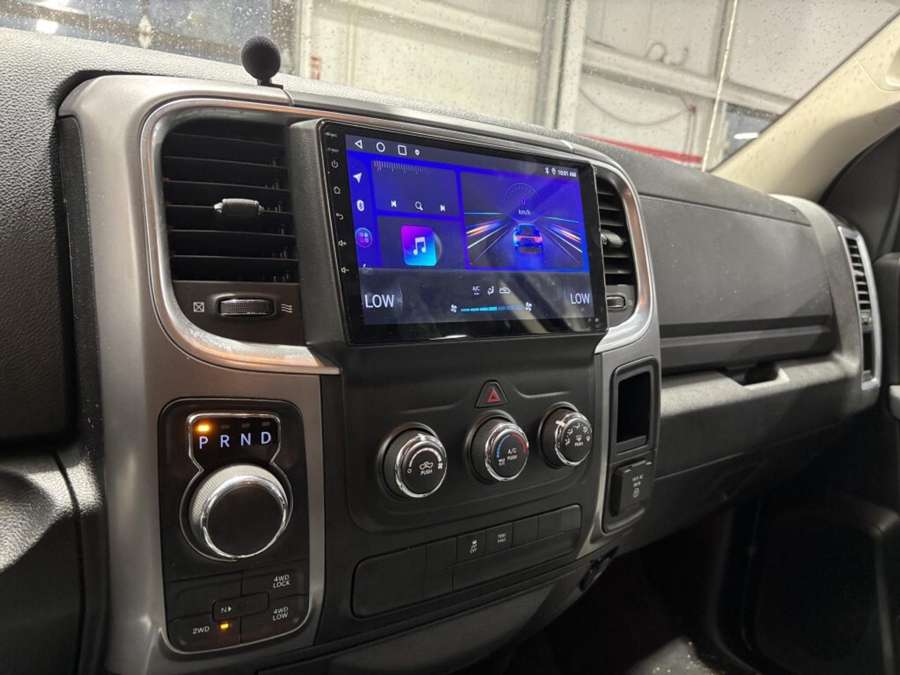 2023 RAM 1500 Classic SLT 4x4 /Express Appearance Pkg / Big Screen / NAV Photo