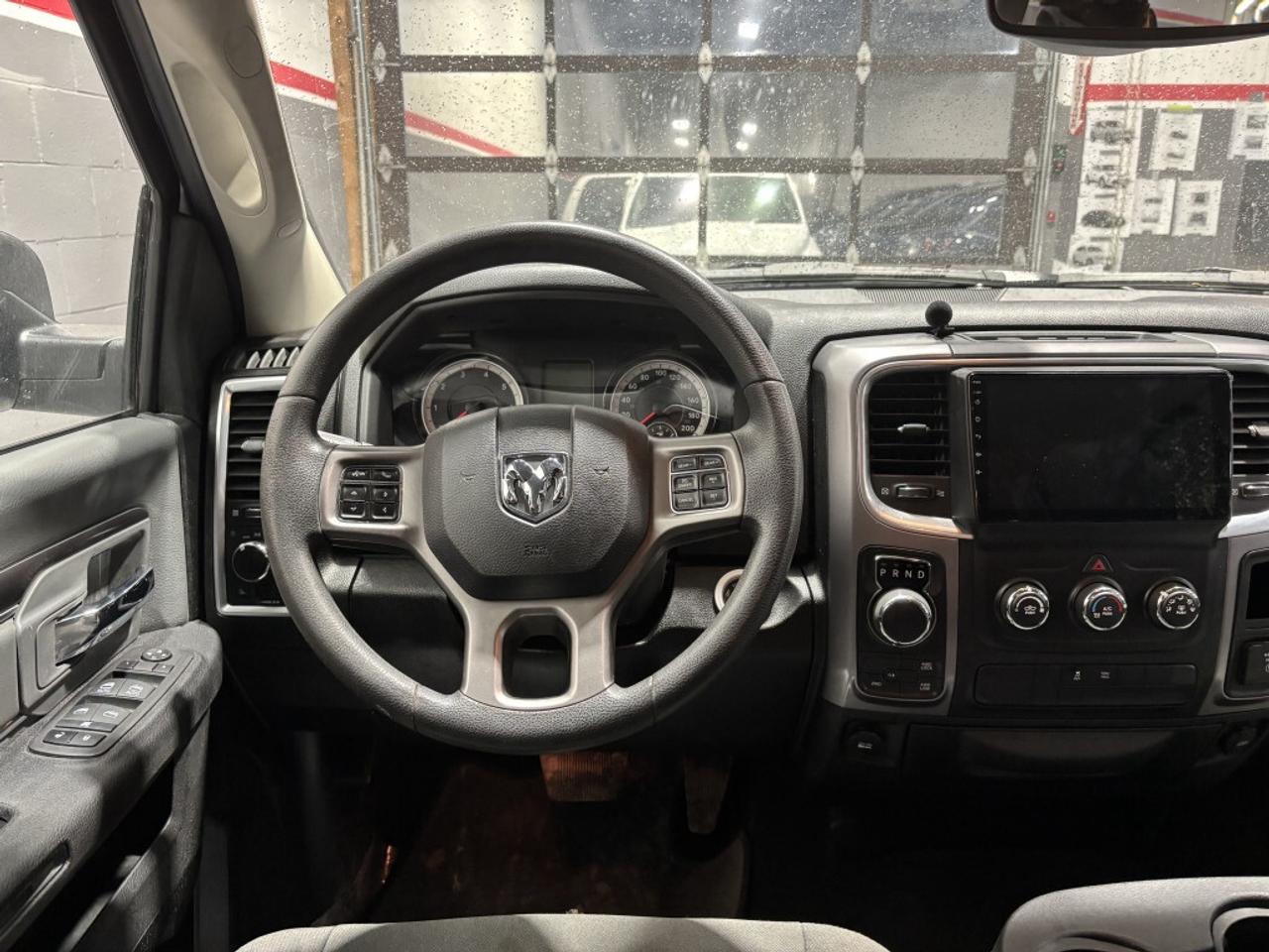 2023 RAM 1500 Classic SLT 4x4 /Express Appearance Pkg / Big Screen / NAV Photo