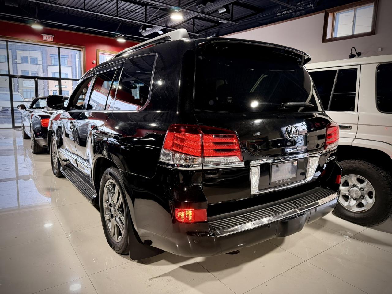 2013 Lexus LX 570 4WD 4dr Photo3