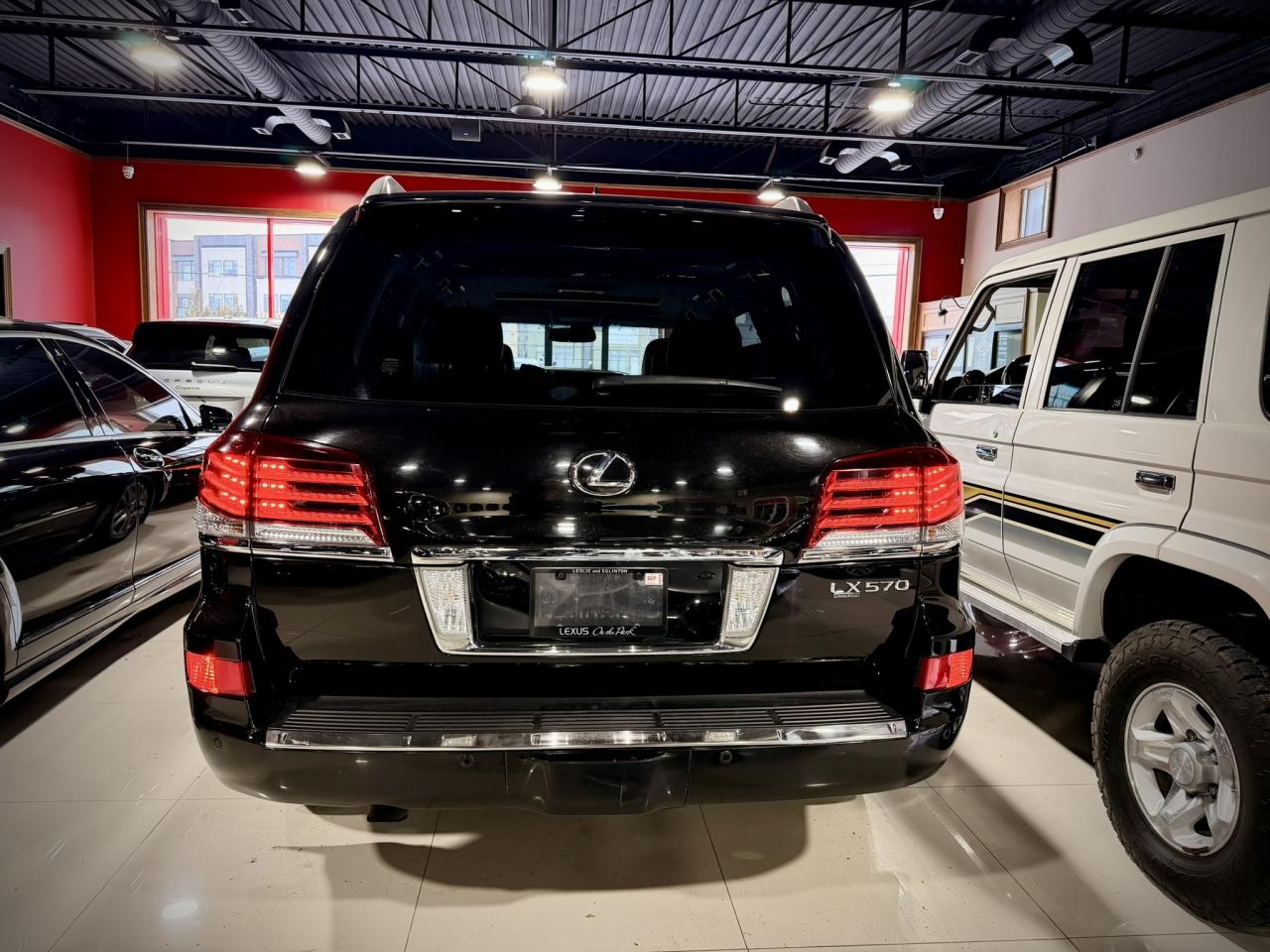 2013 Lexus LX 570 4WD 4dr Photo4