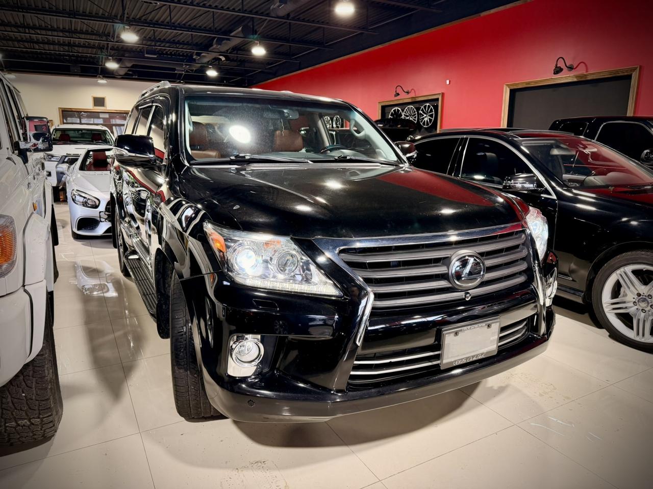 2013 Lexus LX 570 4WD 4dr Photo2