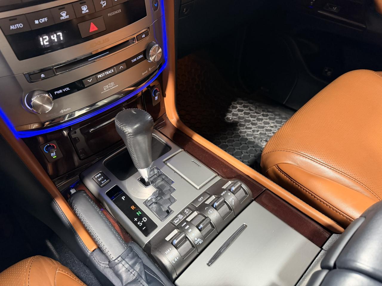 2013 Lexus LX 570 4WD 4dr Photo