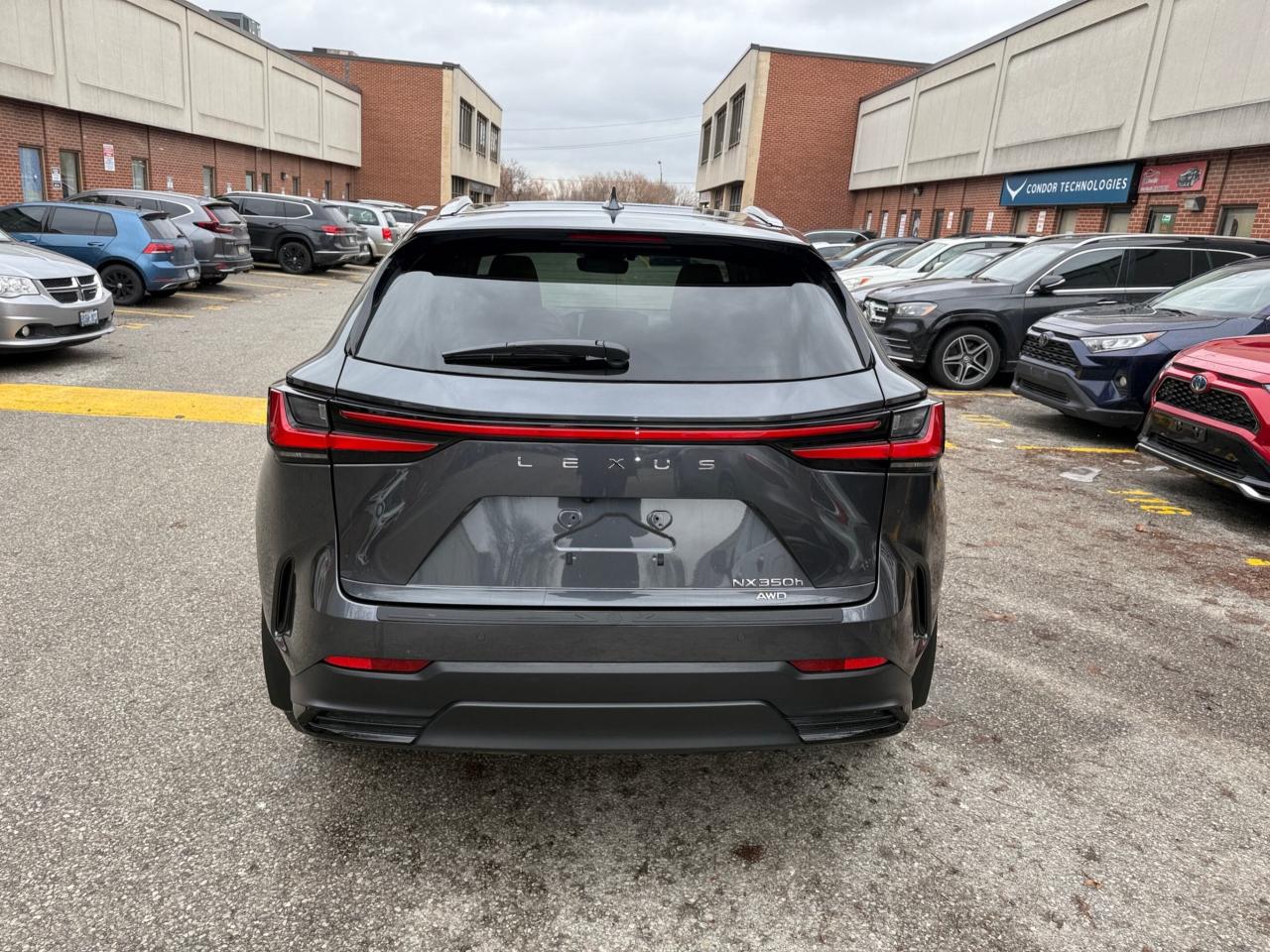 2025 Lexus NX NX 350h AWD, LUXURY PKG, PANO ROOF Photo