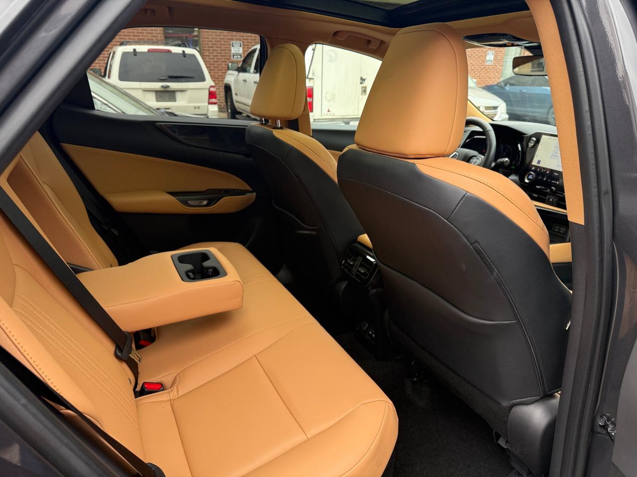 2025 Lexus NX NX 350h AWD, LUXURY PKG, PANO ROOF Photo