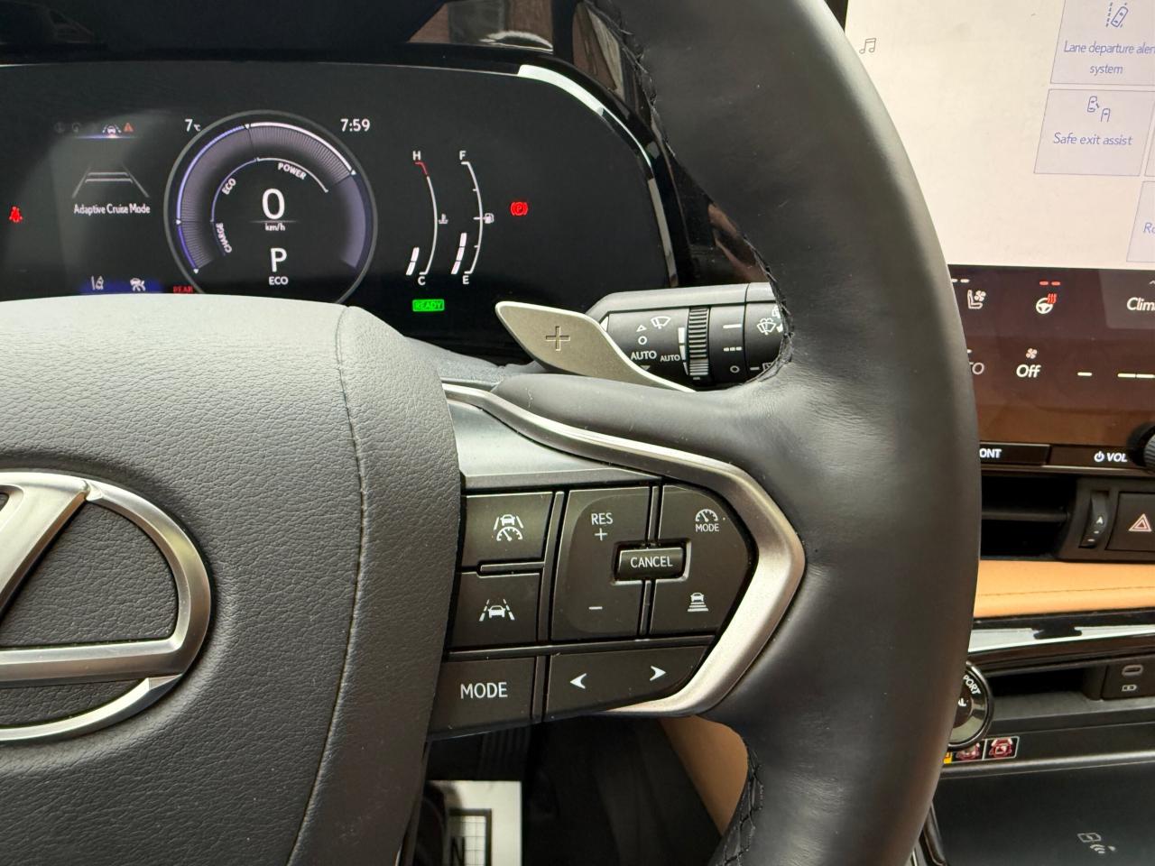 2025 Lexus NX NX 350h AWD, LUXURY PKG, PANO ROOF Photo