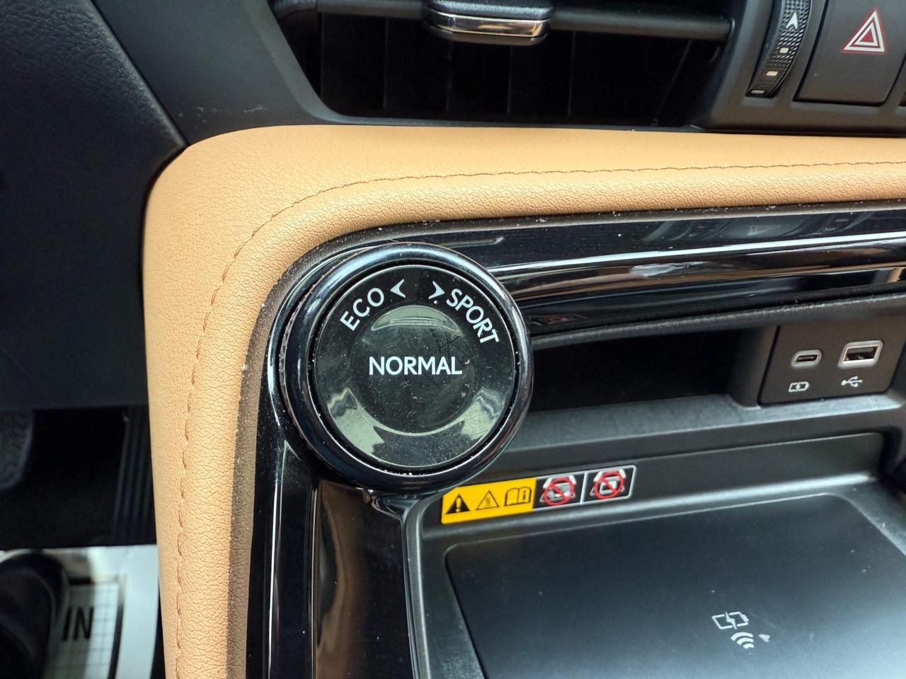 2025 Lexus NX NX 350h AWD, LUXURY PKG, PANO ROOF Photo