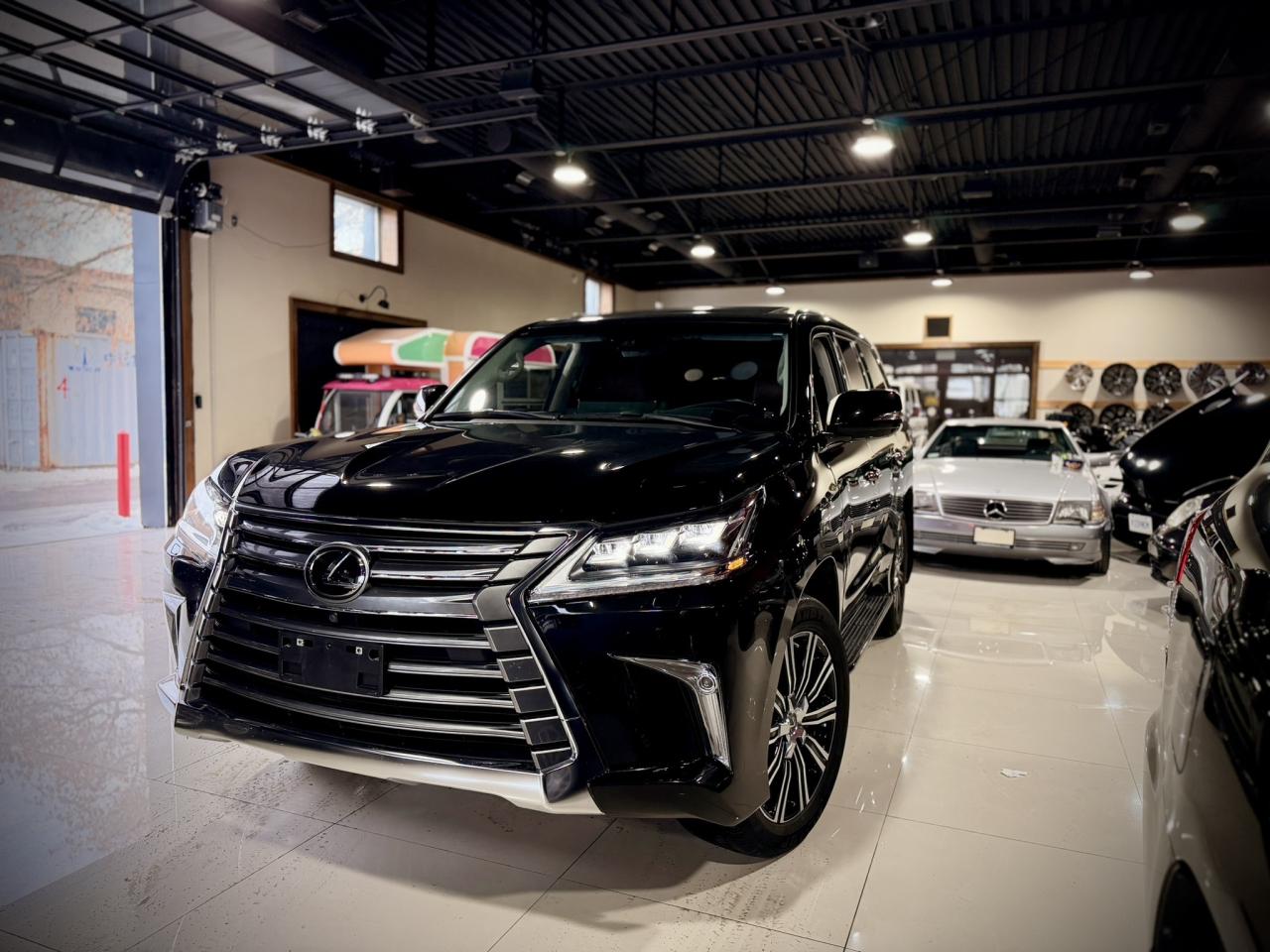 2021 Lexus LX LX 570 Auto Photo0