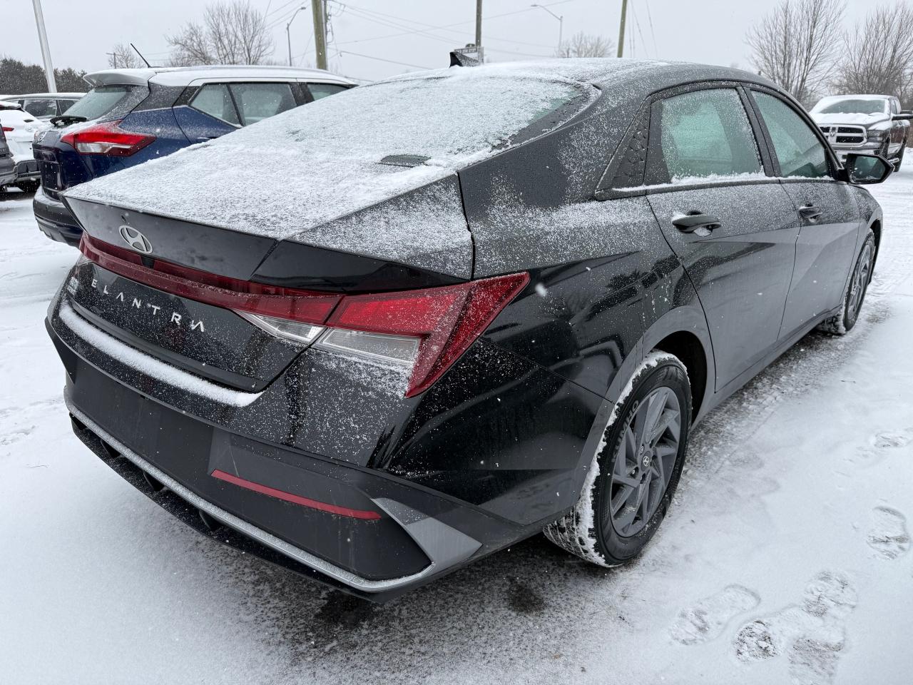 2025 Hyundai Elantra Preferred AutoStart! CarPlay! Heated Steering! Photo