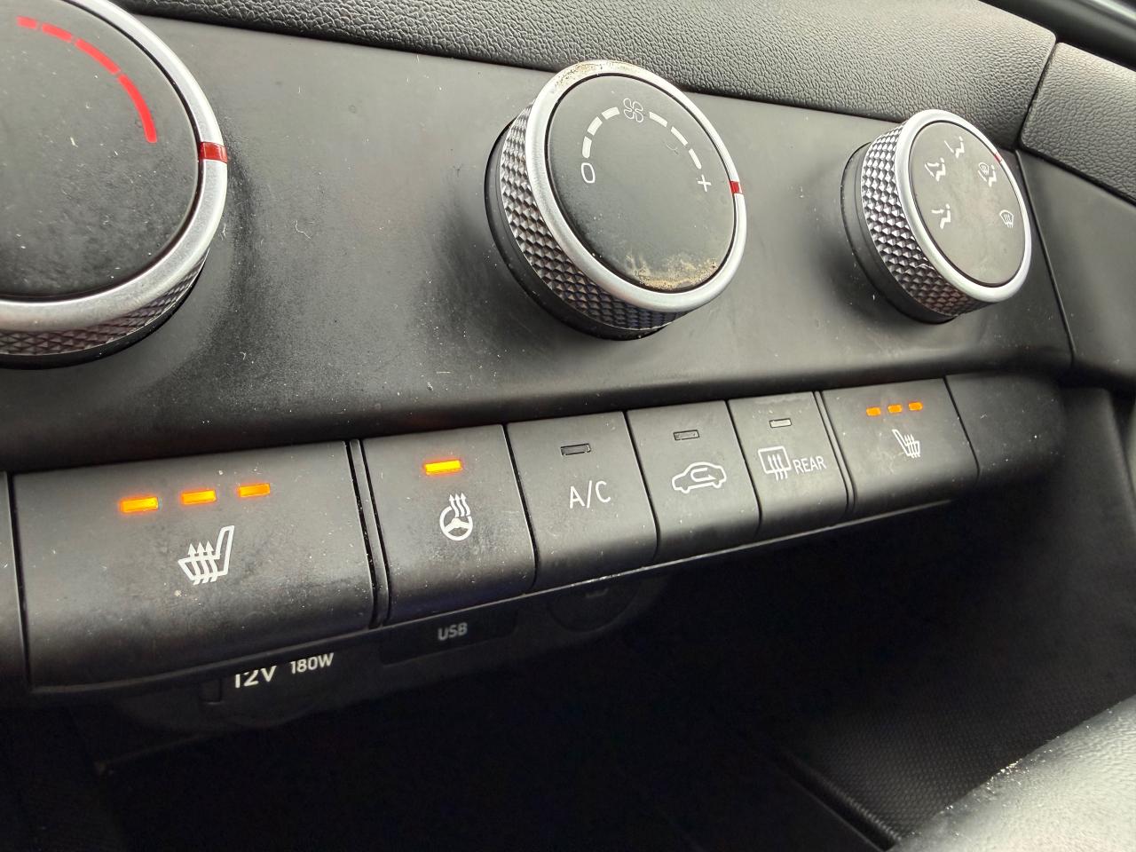 2025 Hyundai Elantra Preferred AutoStart! CarPlay! Heated Steering! Photo