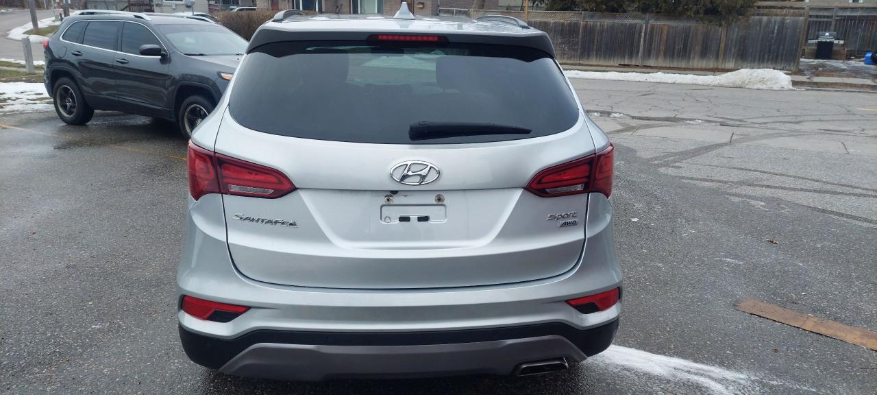 2018 Hyundai Santa Fe Sport 2.4L Premium AWD Photo