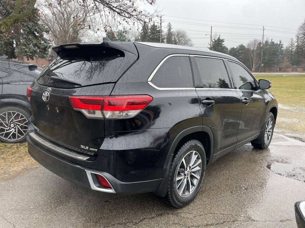 2019 Toyota Highlander XLE AWD *Nav/Sunroof Photo