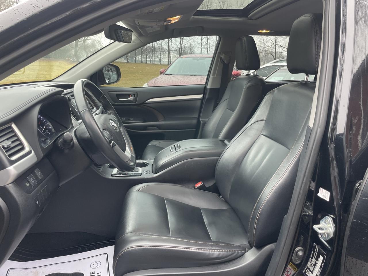 2019 Toyota Highlander XLE AWD *Nav/Sunroof Photo