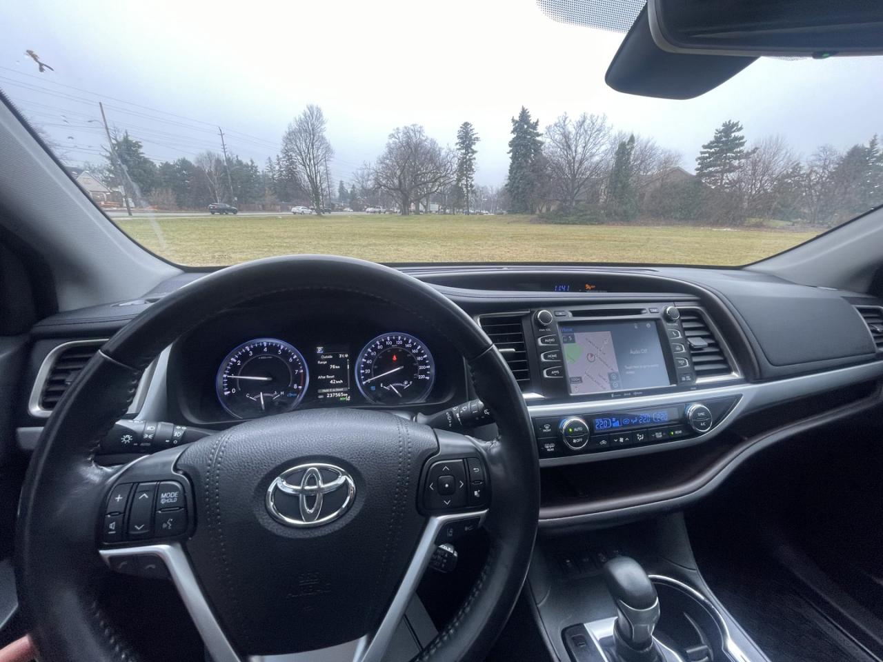 2019 Toyota Highlander XLE AWD *Nav/Sunroof Photo