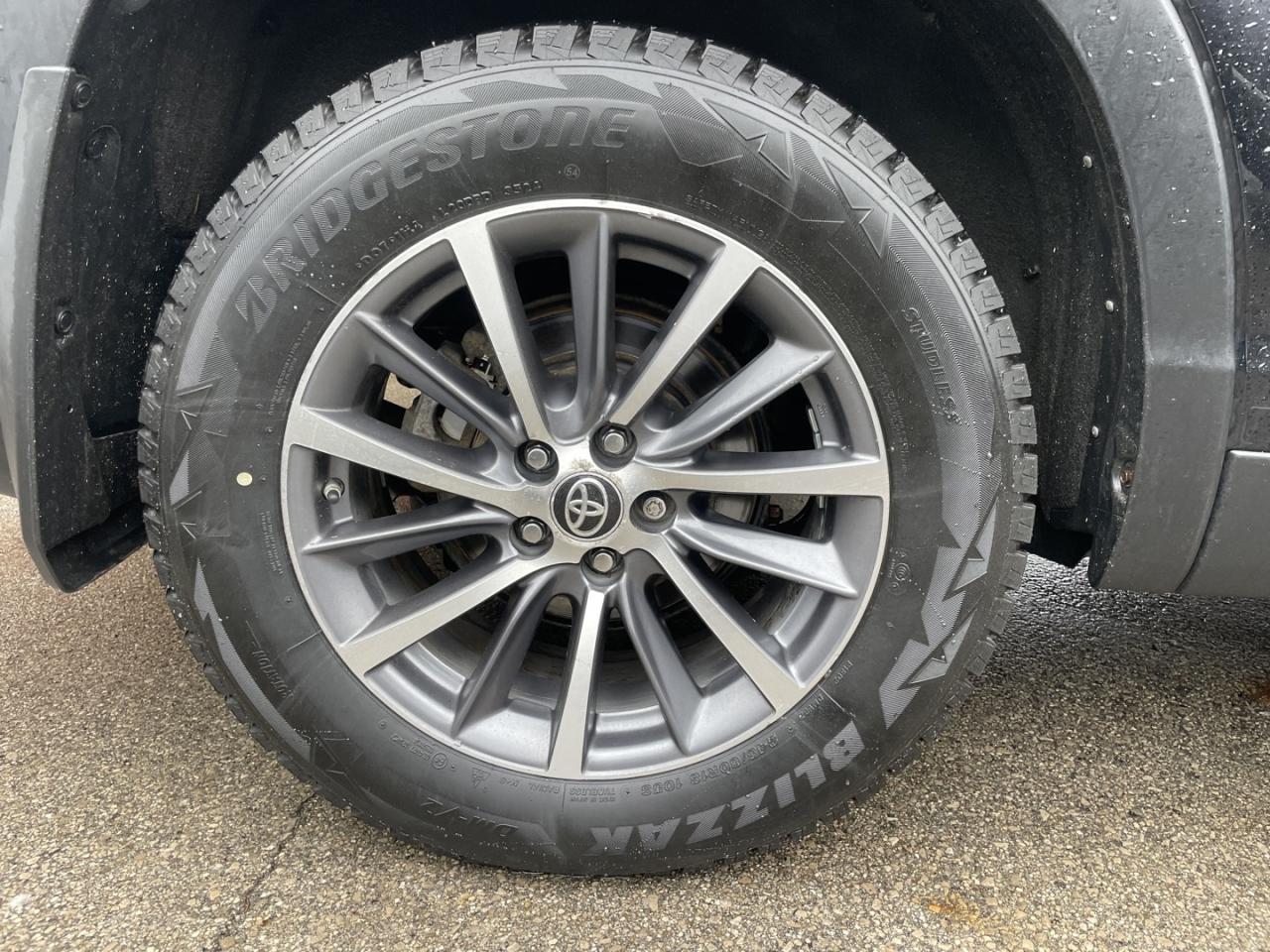 2019 Toyota Highlander XLE AWD *Nav/Sunroof Photo