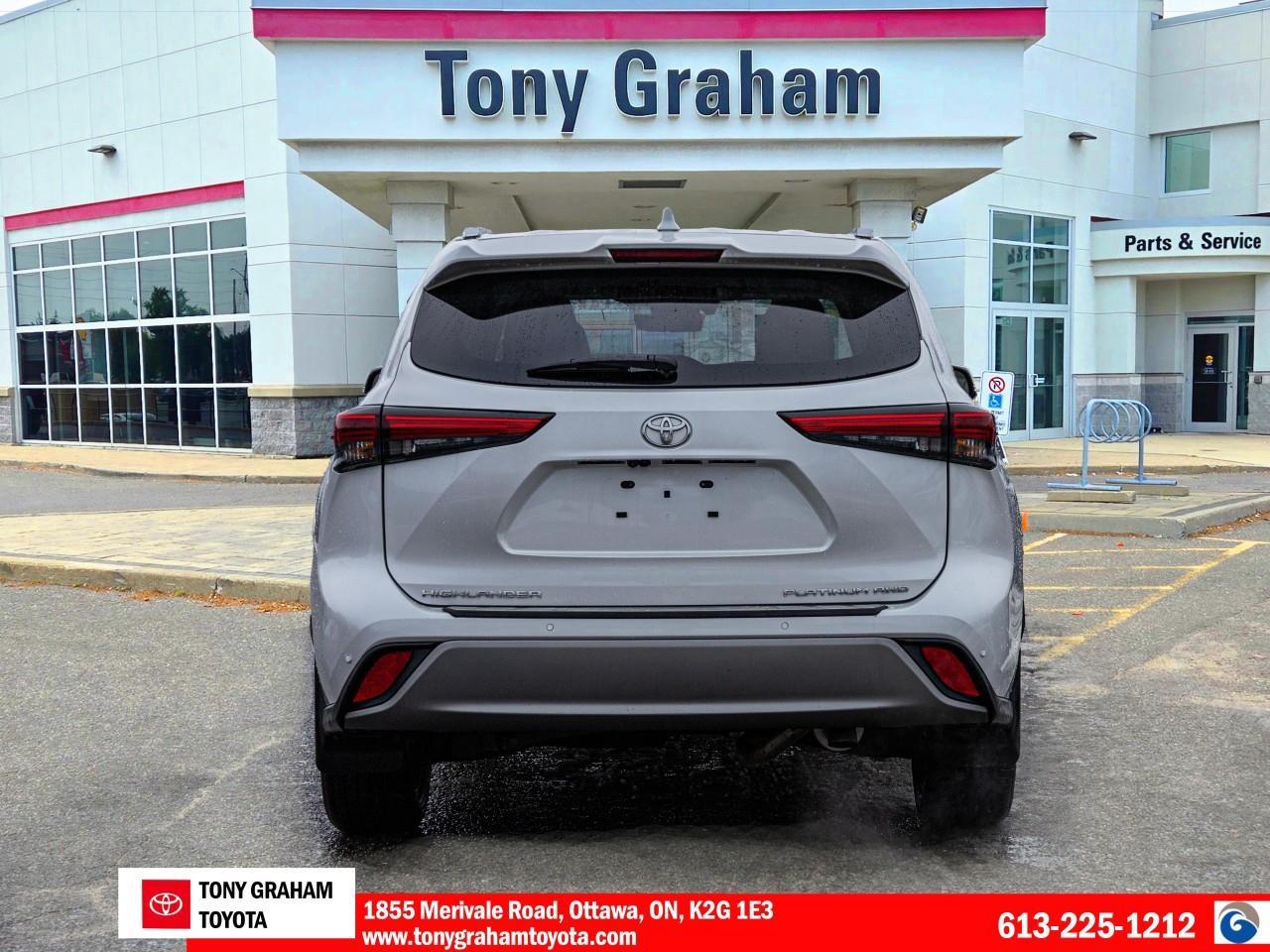 2023 Toyota Highlander LIMITED  Photo