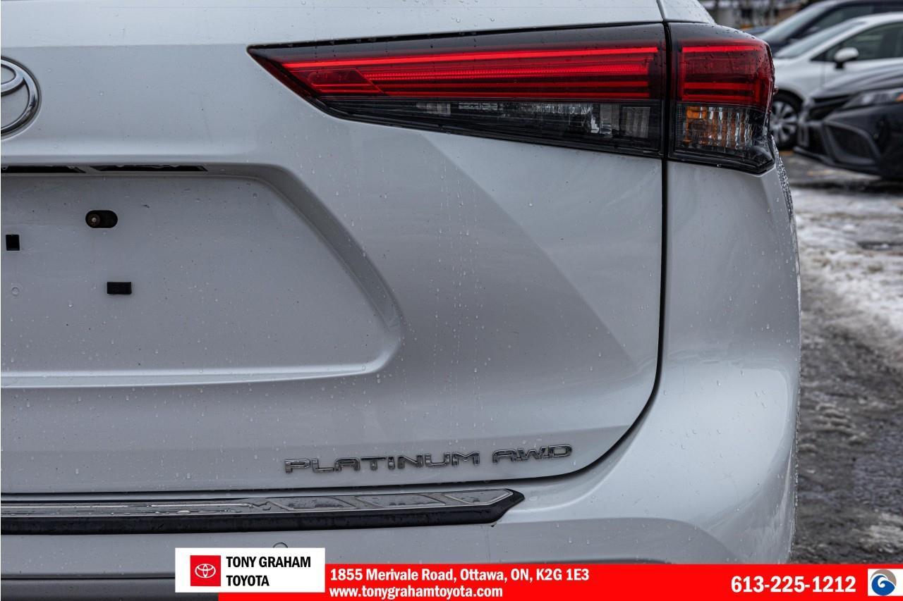 2023 Toyota Highlander LIMITED  Photo