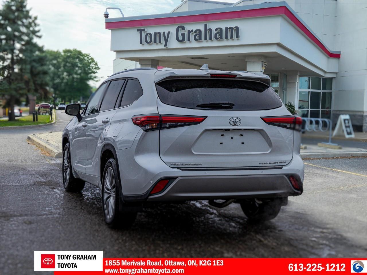 2023 Toyota Highlander LIMITED  Photo