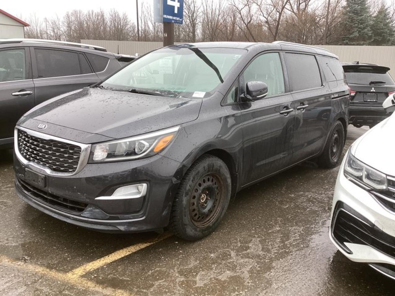 2020 Kia Sedona LX Photo0