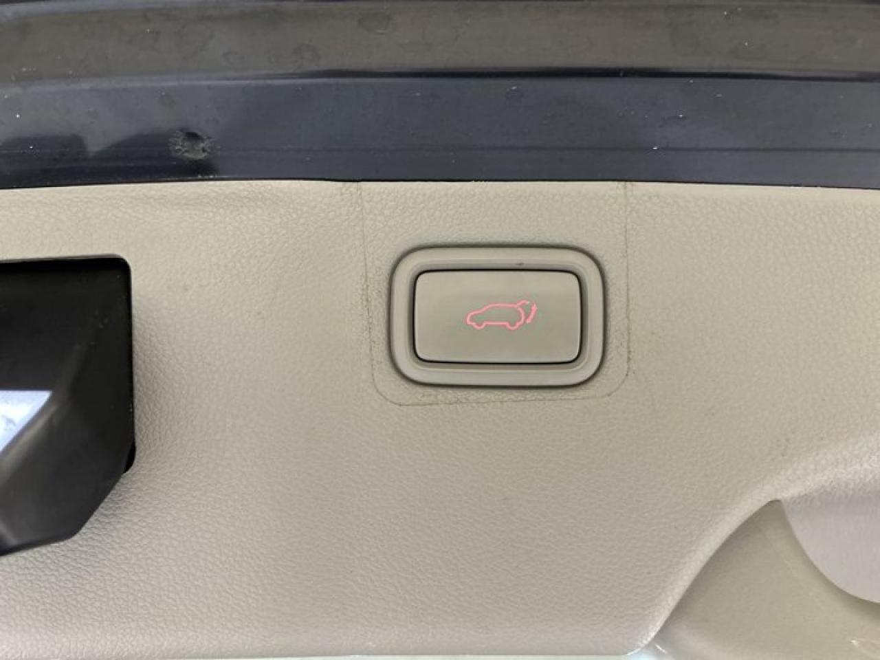 2020 Kia Sedona LX Photo