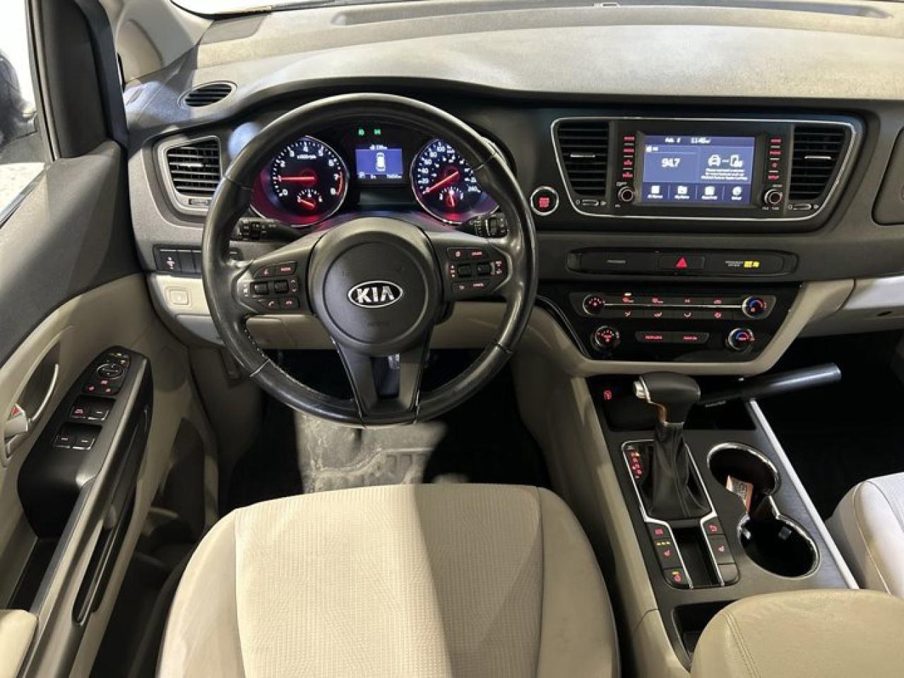 2020 Kia Sedona LX Photo