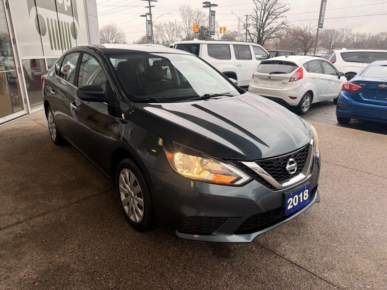 2018 Nissan Sentra 1.8 SV Photo2