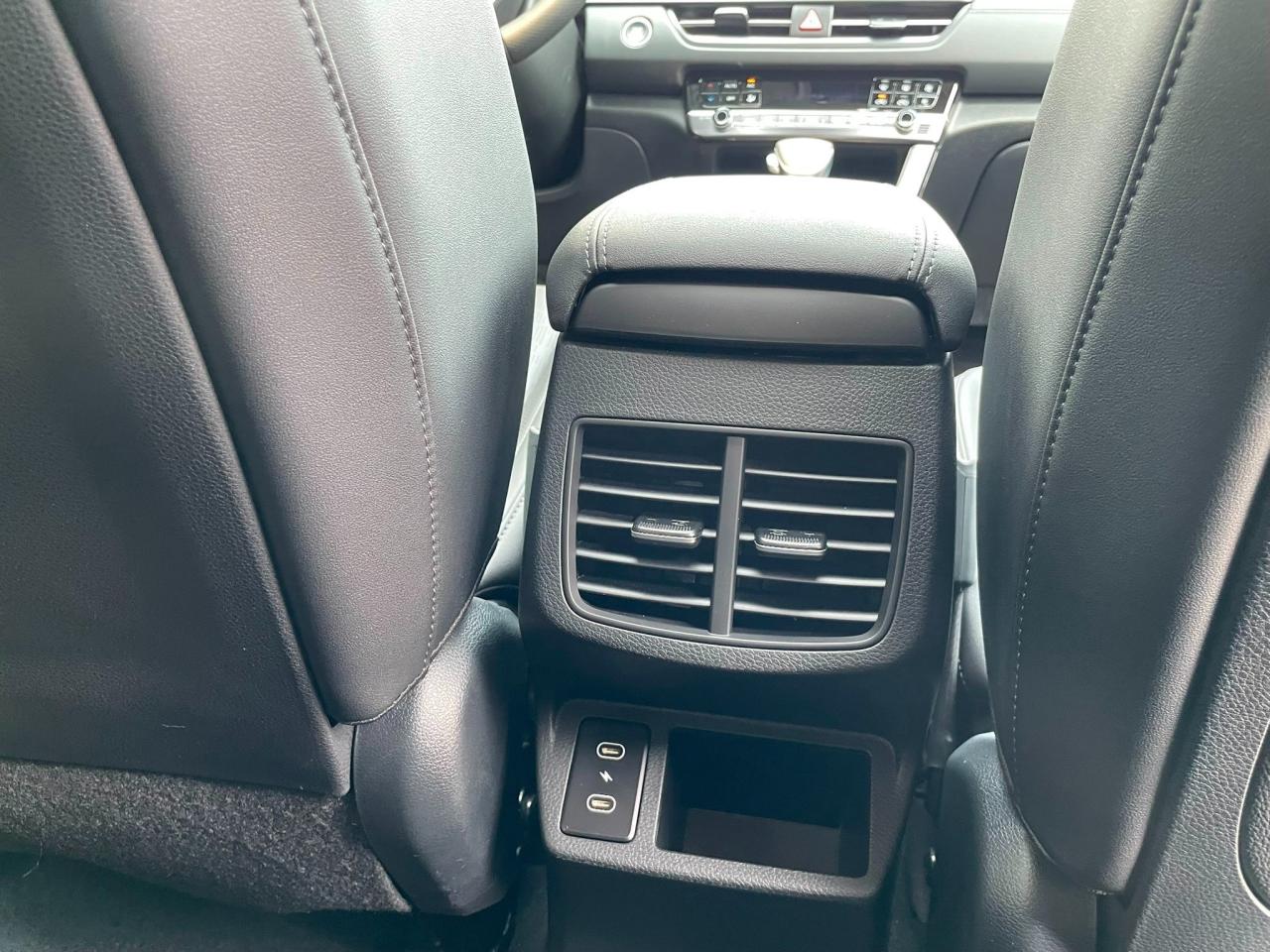 2025 Kia Seltos SX w/Black Interior Used Dealer Demo | Navigation | Sunroof | Sofino Leather | Head-Up Display | Bose® Sound System | 18" Wheels Photo